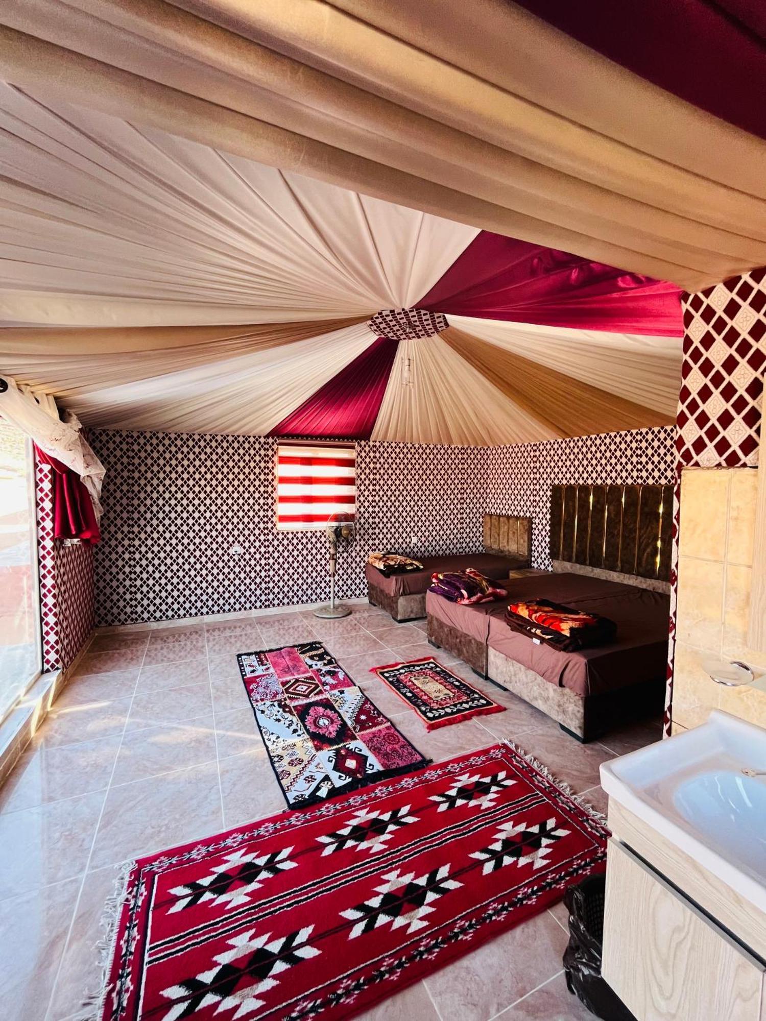 Wadi Rum Camp Stars & Jeep Tour Экстерьер фото