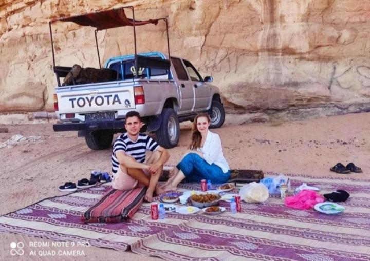 Отель Wadi Rum Camp Stars & Jeep Tour Экстерьер фото