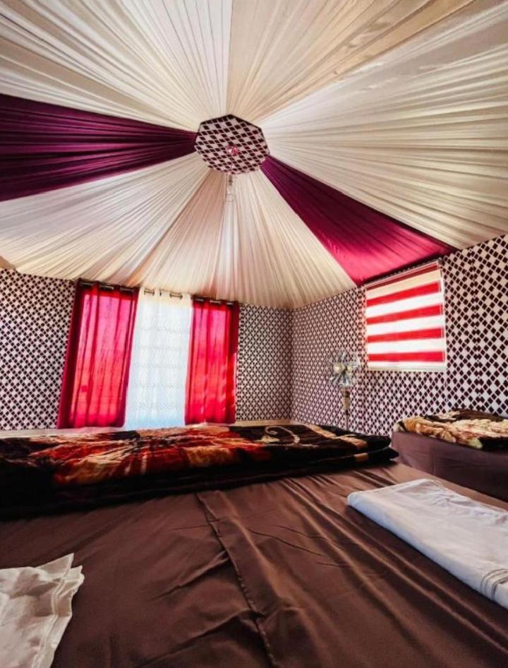 Wadi Rum Camp Stars & Jeep Tour Экстерьер фото